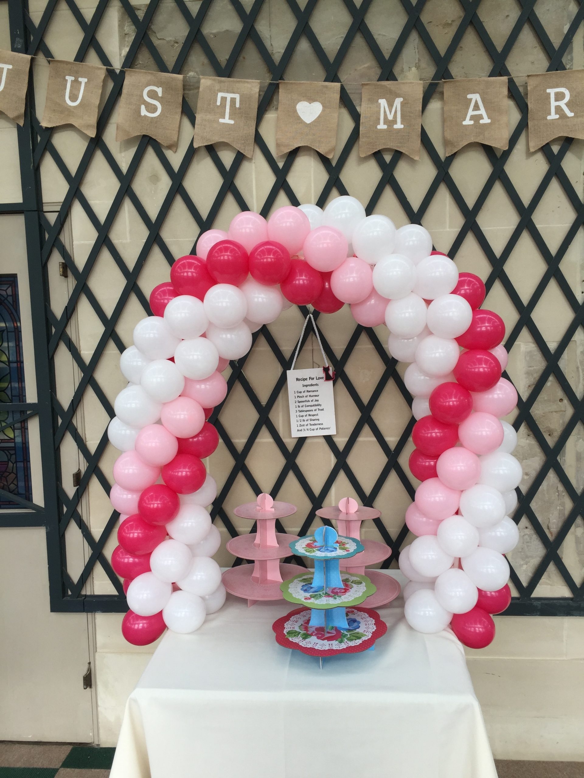 Balloon cake table arch
